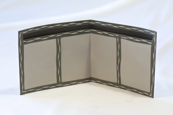 Pointy wallet - Spendy - grey black dark grey model - standing open showing inward facing pockets