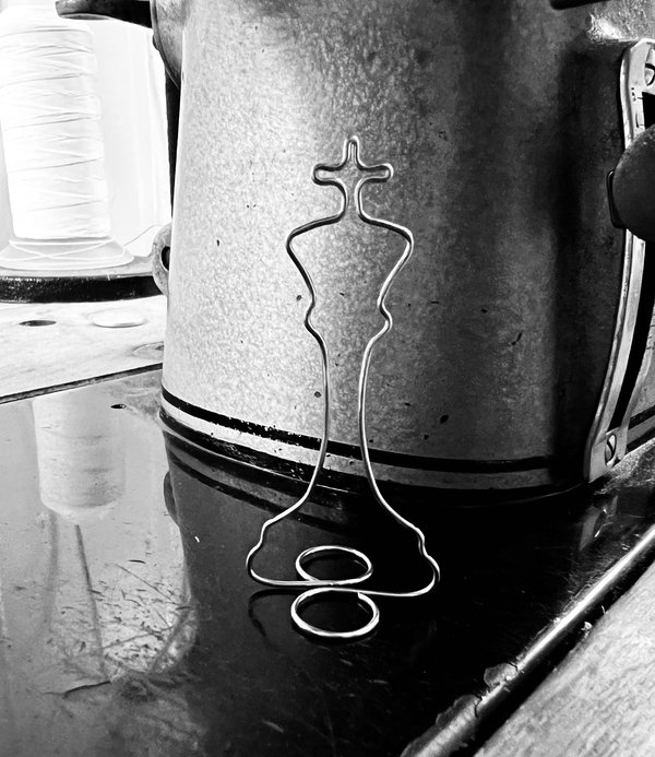 Image 16 from Wire Chess Set by Tim Elverston