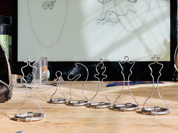 Image 32 from Wire Chess Set by Tim Elverston