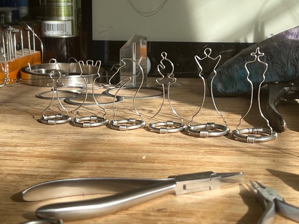 Image 37 from Wire Chess Set by Tim Elverston