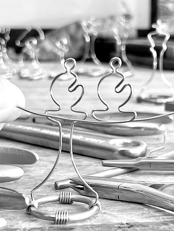 Image 42 from Wire Chess Set by Tim Elverston