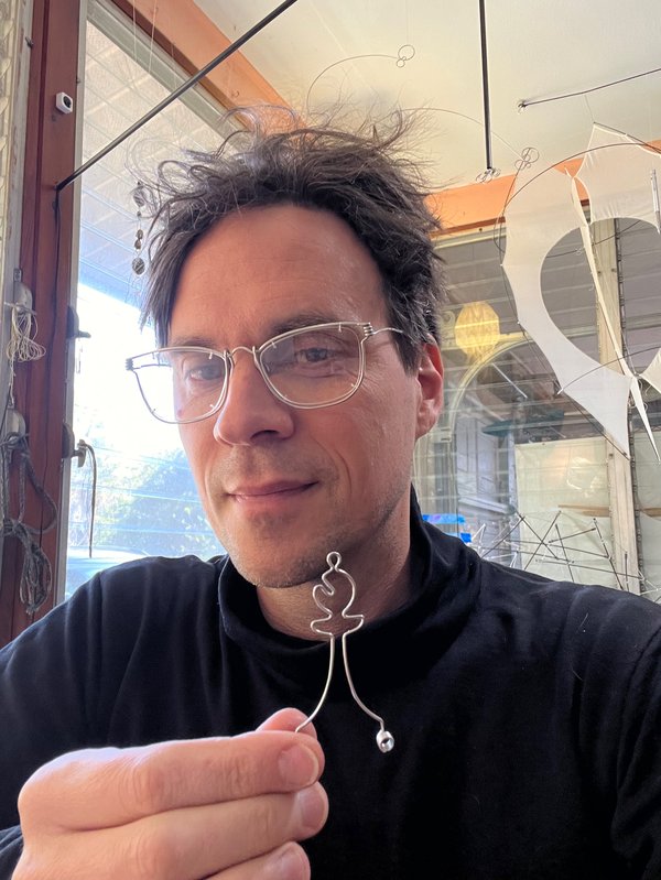 Image 44 from Wire Chess Set by Tim Elverston