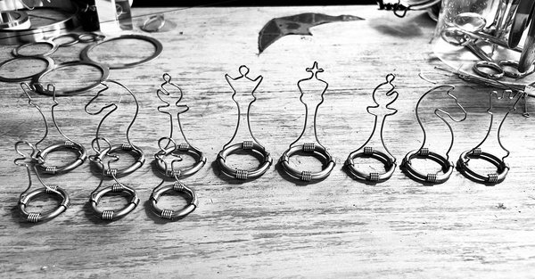 Image 45 from Wire Chess Set by Tim Elverston