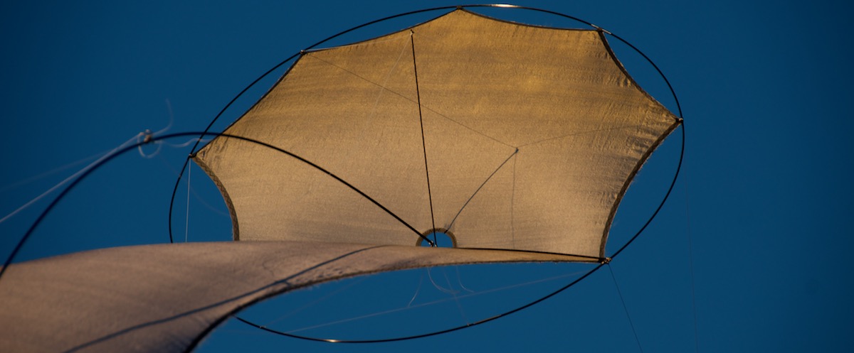 O2 Flame - silk quadline kite by Tim Elverston