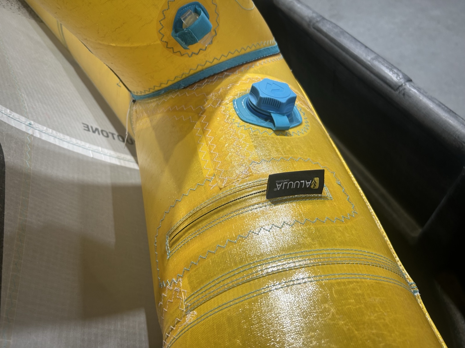 Aluula kite leading edge construction detail