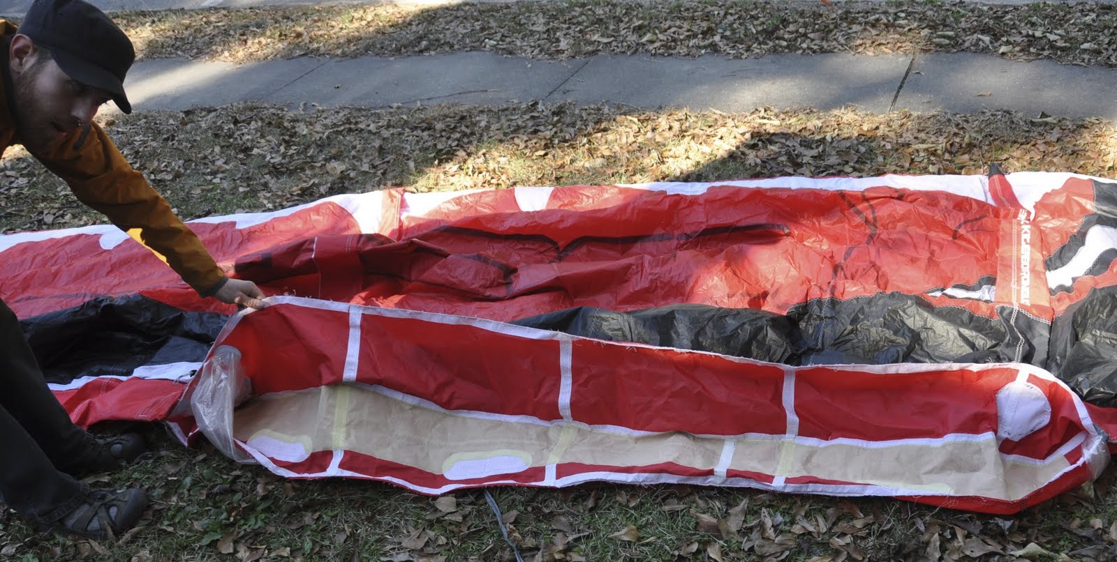 Best Waroo kite leading edge opened up for an extensive rebuild