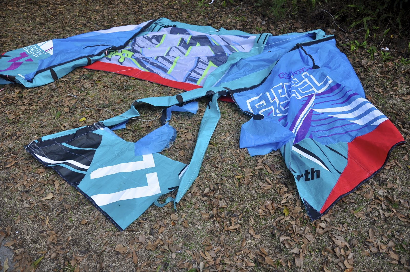 North Rebel kite with a destroyed wing tip before repair